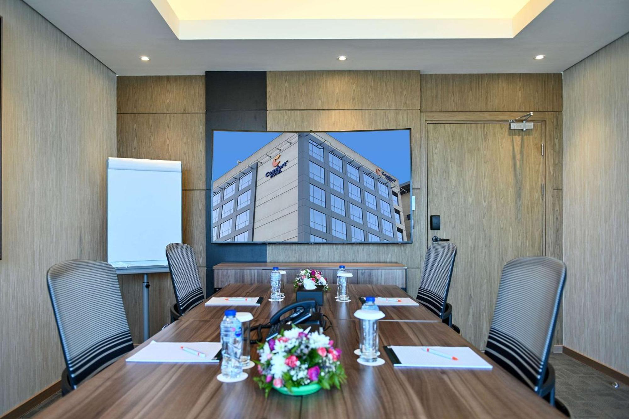 Comfort Hotel Jeddah King Road エクステリア 写真