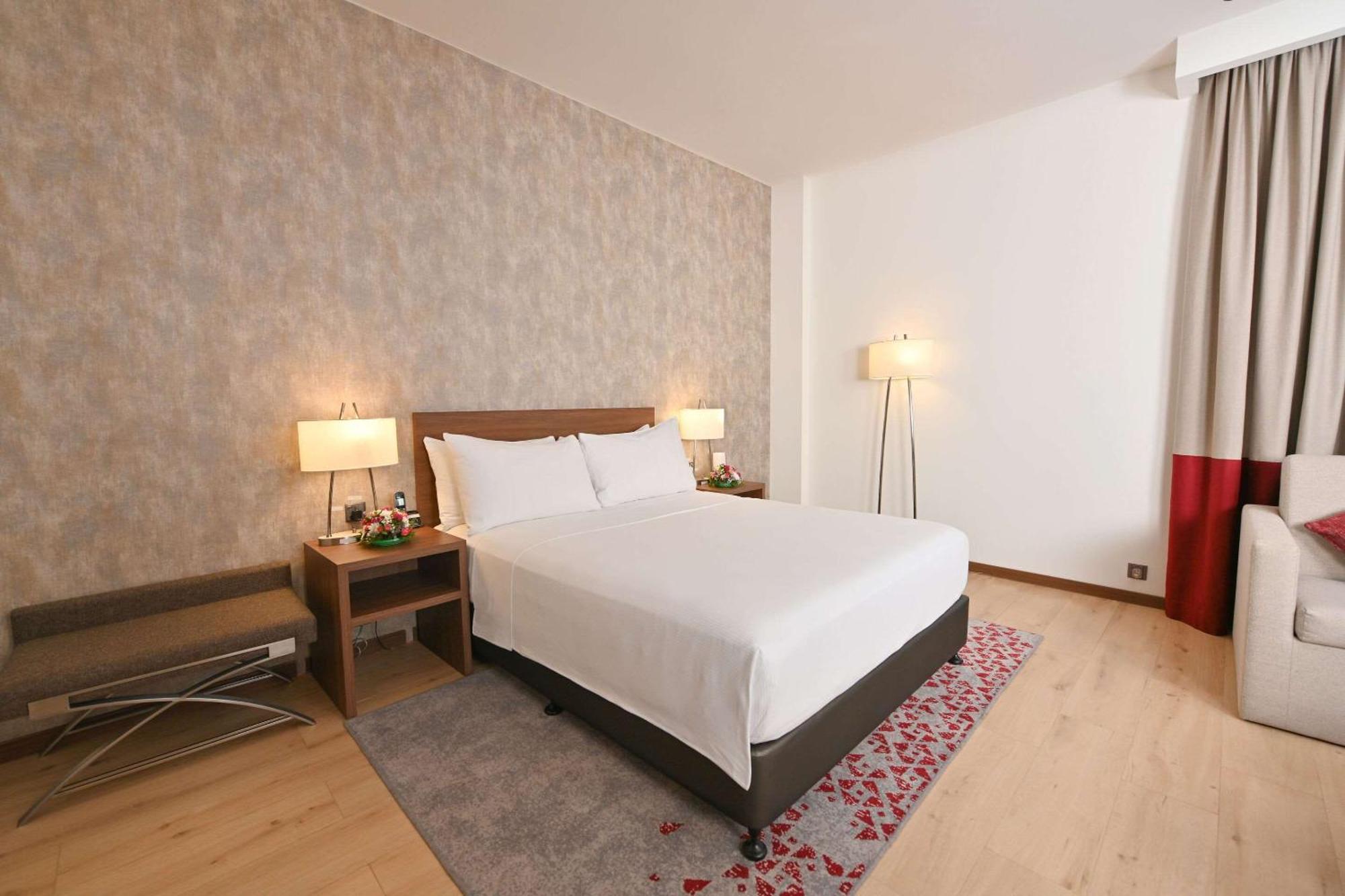 Comfort Hotel Jeddah King Road エクステリア 写真