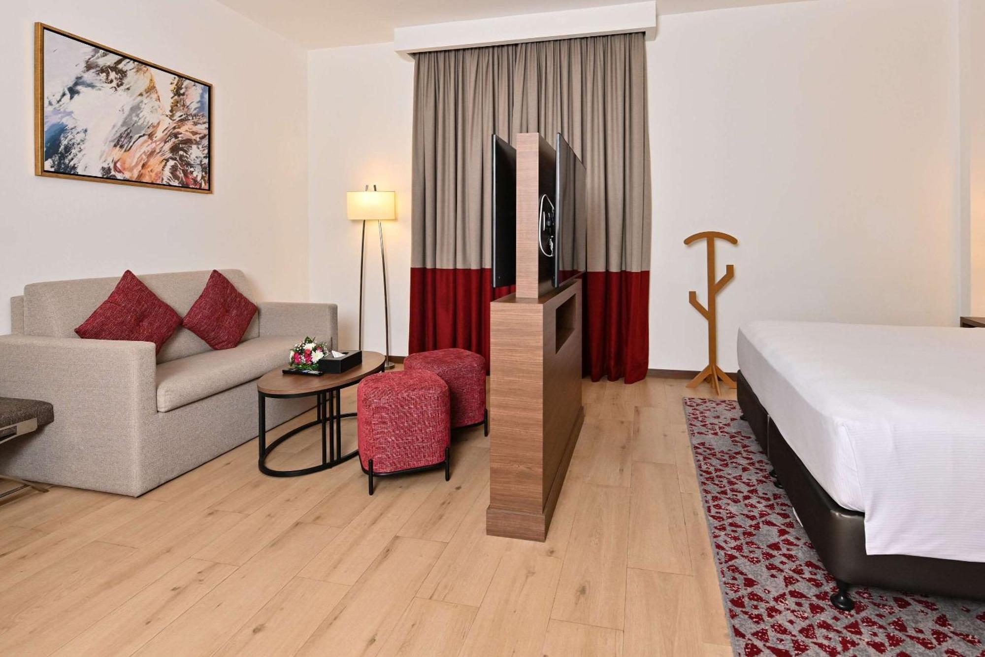 Comfort Hotel Jeddah King Road エクステリア 写真